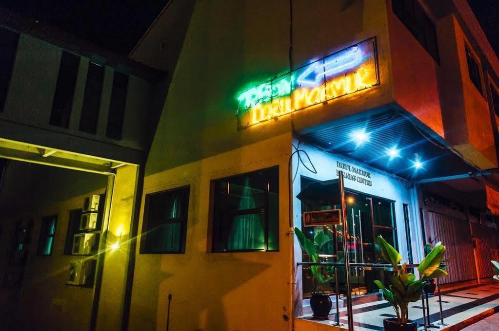 而连突达鲁尔马克穆尔酒店 外观 照片